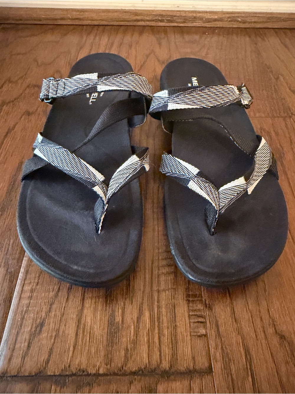 Merrell District Mendi Thong Black & White Strappy Slide Sandals Size 8